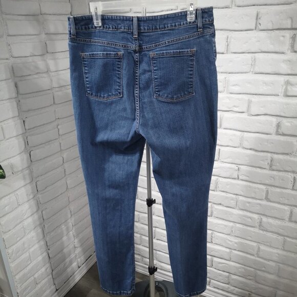L.L. Bean Classic Fit Ladies Size 14 Tall Medium Wash Blue Jeans - Picture 2 of 15